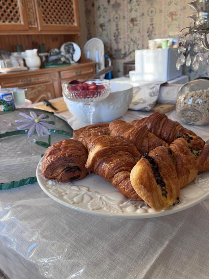Bed and Breakfast Maison De Mags & Mags Lanouaille Exterior foto